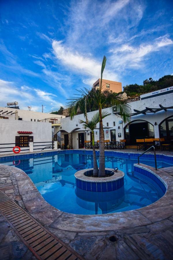 Anny Sea & Sun Apartments Istron エクステリア 写真
