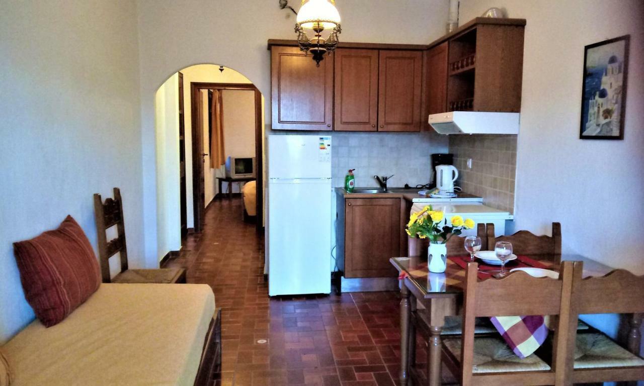 Anny Sea & Sun Apartments Istron エクステリア 写真